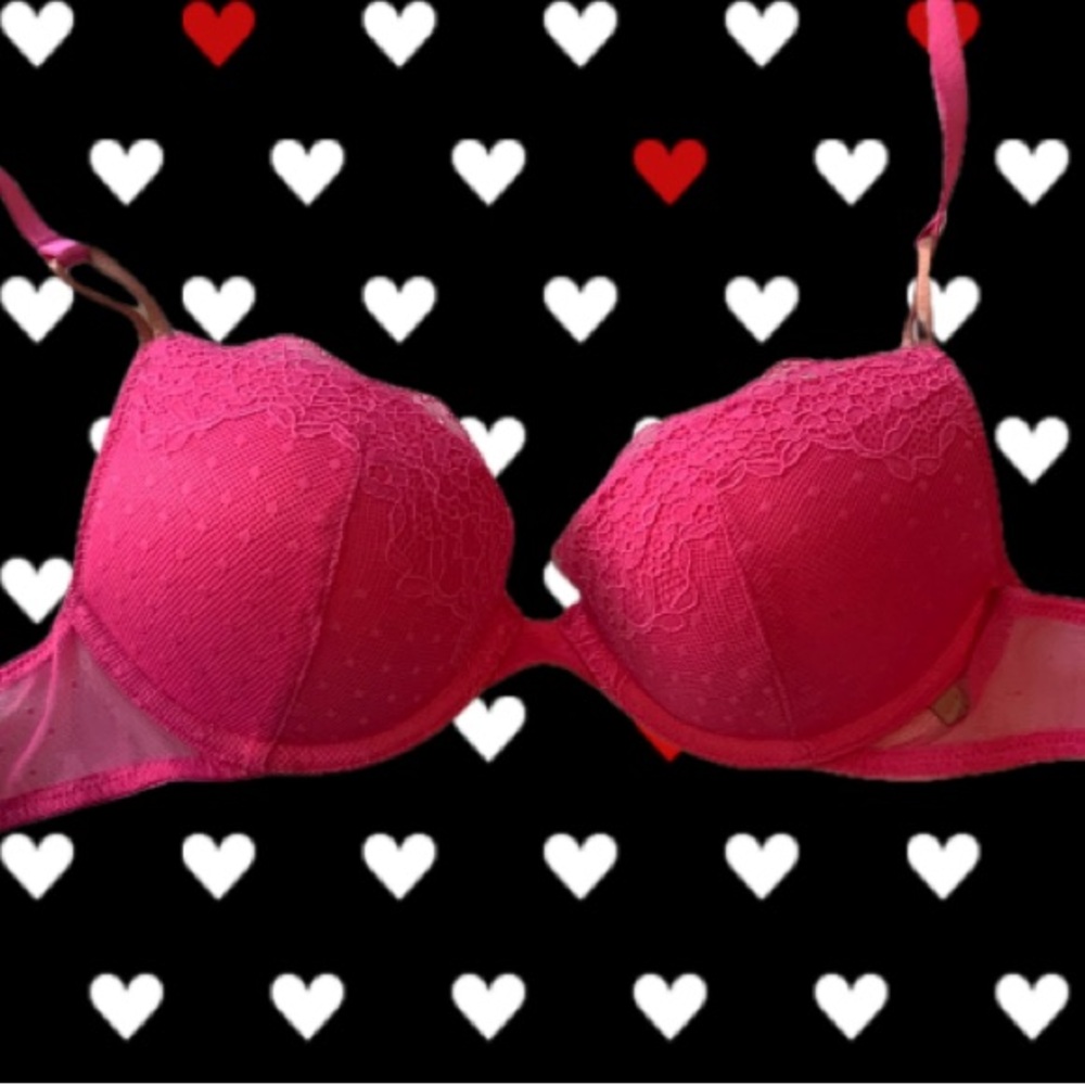 VS pink bra